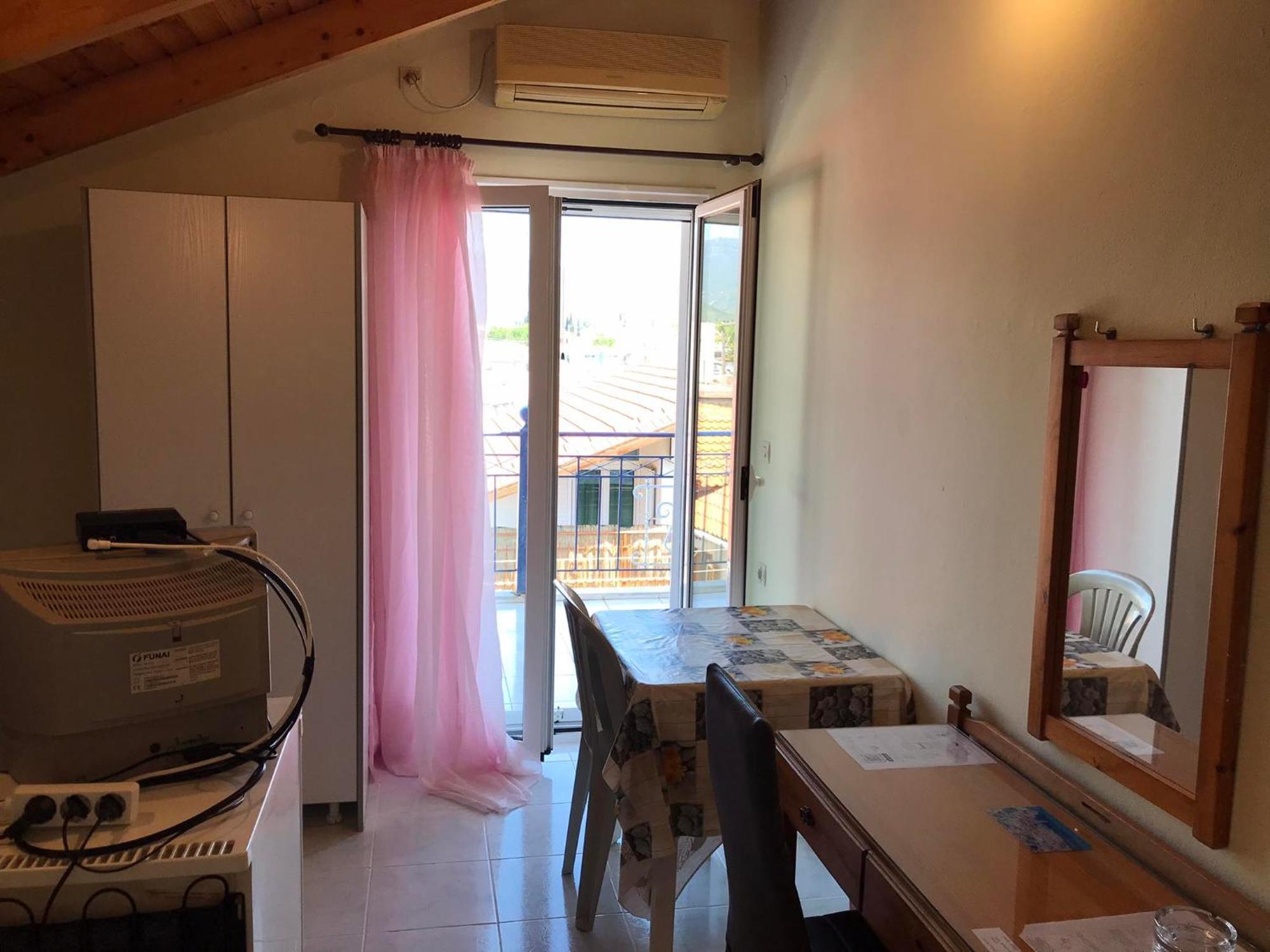Ion Apartments Messolonghi Single Bed Room Mountain View Loft Missolonghi Экстерьер фото