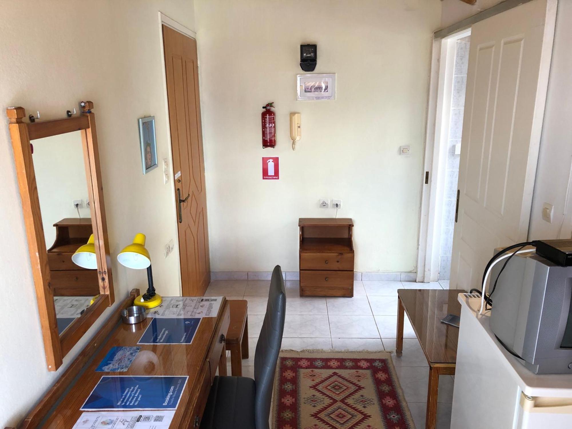 Ion Apartments Messolonghi Single Bed Room Mountain View Loft Missolonghi Экстерьер фото